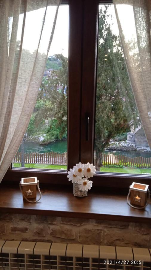 Apartamento Con Terraza Al Puente Romano Onís Exterior foto