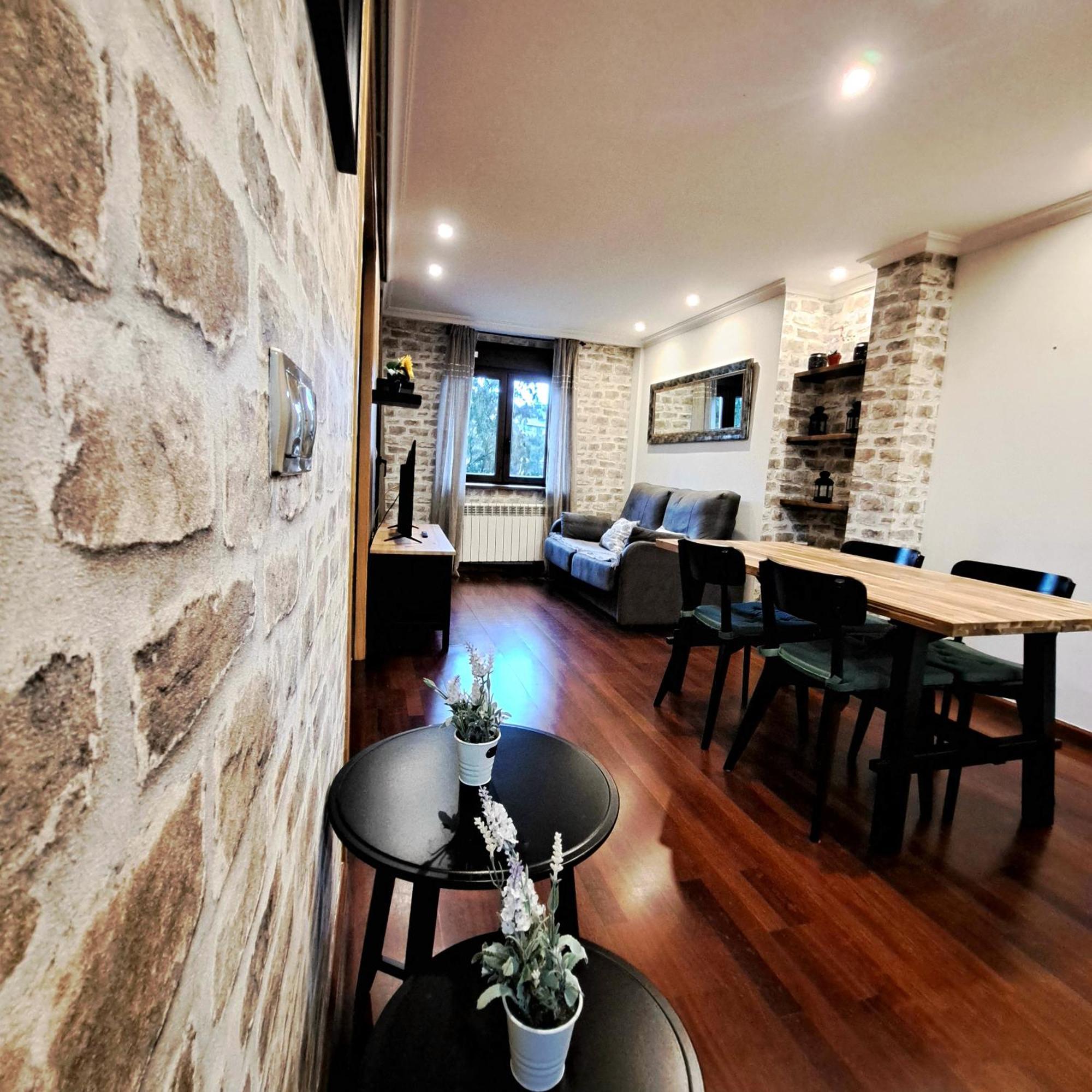 Apartamento Con Terraza Al Puente Romano Onís Exterior foto