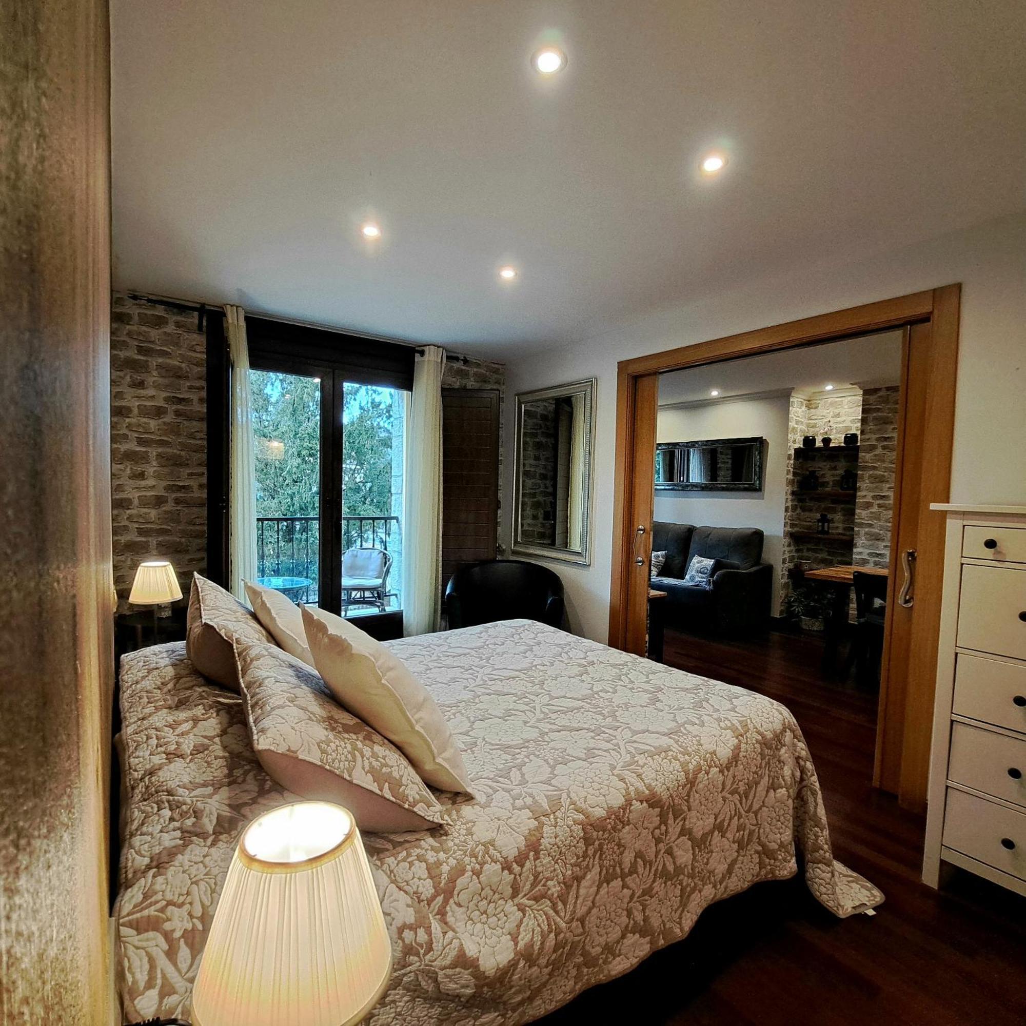 Apartamento Con Terraza Al Puente Romano Onís Exterior foto
