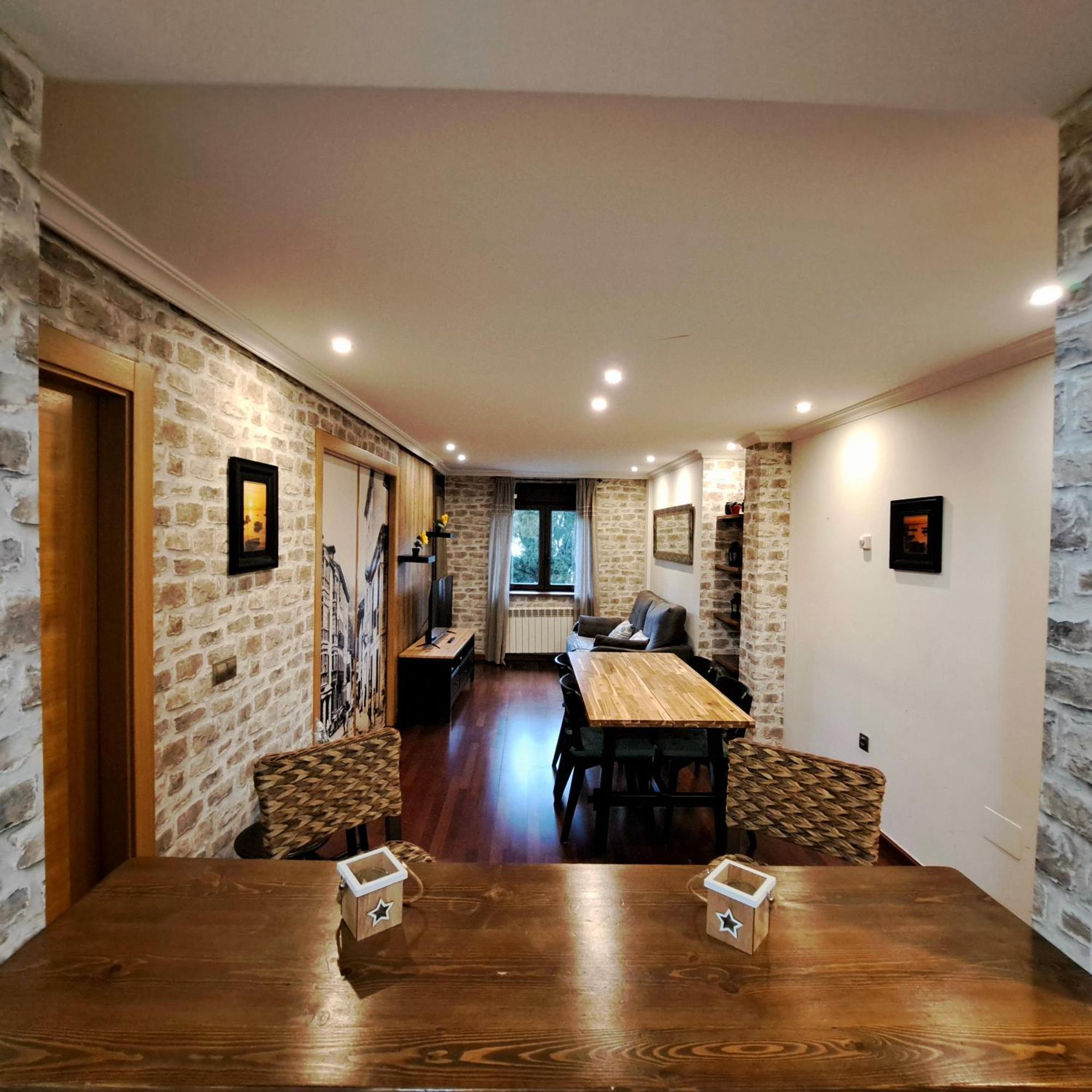 Apartamento Con Terraza Al Puente Romano Onís Exterior foto
